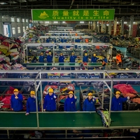 Vêtements d'occasion mixtes de qualité A, directement de l'usine HHRT, pour hommes et femmes, été et hiver, assortiment de vêtements de seconde main en gros