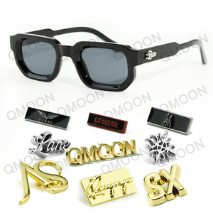 Logo personalizzato 3d Logo in metallo dorato diamanti argentei <span class=keywords><strong>occhiali</strong></span> <span class=keywords><strong>da</strong></span> <span class=keywords><strong>vista</strong></span> tempie Pc acetato personalizzato 3d metallo Logo per <span class=keywords><strong>occhiali</strong></span> <span class=keywords><strong>da</strong></span> sole - Product Image 3