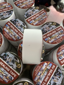 Ruban d'<span class=keywords><strong>étanchéité</strong></span> pour <span class=keywords><strong>toit</strong></span> de <span class=keywords><strong>camping</strong></span>-<span class=keywords><strong>car</strong></span> avec rouleau, ruban d'<span class=keywords><strong>étanchéité</strong></span> pour réparation de <span class=keywords><strong>toit</strong></span> de <span class=keywords><strong>camping</strong></span>-<span class=keywords><strong>car</strong></span>, butyl tout usage pour accessoires de <span class=keywords><strong>camping</strong></span>-<span class=keywords><strong>car</strong></span> - Product Image 1