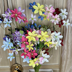 Flores Artificiales de Clematista de Seda, 7 Tallos Largos, Realistas, Decoración para Bodas, Accesorios para Fotografía en Exteriores, Decoración para el Hogar - Product Image 1
