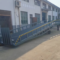 Niveleur de quai mobile télescopique en acier inoxydable OEM ODM avec actionnement manuel/hydraulique pour le chargement de conteneurs