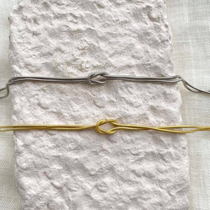 Pulsera <span class=keywords><strong>de</strong></span> Acero Inoxidable con Nudo <span class=keywords><strong>de</strong></span> Amor Chapada en Oro, Joyería <span class=keywords><strong>de</strong></span> Unidad y Amistad, Pulsera a Juego para Parejas, para Novio y Novia - Product Image 1