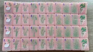 Juego de Mahjong Americano Portátil de Acrílico con Patrón Rosa de Lujo para <span class=keywords><strong>Casino</strong></span>, Venta al por Mayor, Patrones Personalizables, Alta Calidad - Product Image 3