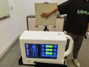 医療用ポータブルDR X線システム内蔵コンピュータハンドヘルドフラットパネル検出器高周波獣医用X線装置 - Product Image 2