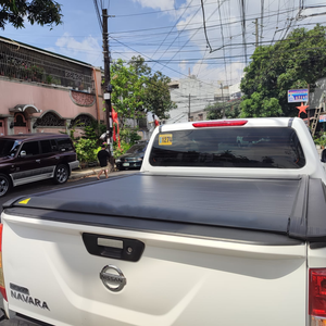 Ghế bọc màu đỏ thanh lịch với khung mạ vàng - Product Image 3