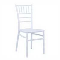 Chaise Chiavari en plastique PP blanc de haute qualité, empilable et portable, idéale pour les banquets, mariages, réceptions et événements – Vente en gros