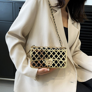Nuova Borsa a Tracolla da <span class=keywords><strong>Donna</strong></span> in Metallo con Design Personalizzato, Piccola Borsa a Scatola Traforata, Borsa a Tracolla con Catena alla Moda - Product Image 6