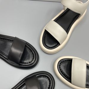 Sandalias Planas de Mujer con Plantilla Superior de Cuero 100% Piel de Cordero, Tiras Anchas y Gruesas, Estilo Mules, Ligeras, con Logotipo Personalizable - Product Image 2