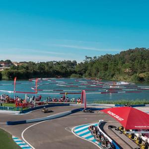Piste de course de karting aquatique gonflable personnalisée |   Circuit de course modulaire pour parcs aquatiques et installations dans le désert - Product Image 2