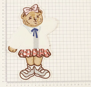 Individueller lustiger Bären-Stickaufnäher, aufbügelbare Cartoon-Applikation für Freizeitmode, Hüte & Taschen, Großhandel für Marken - Product Image 3