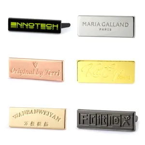 Groothandel Custom Merk Logo Kleding Tag Accessoires Gegraveerd Naaien Tas Kledingstuk Metalen Labels Voor Handtassen