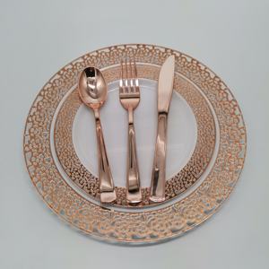 150 PCS <span class=keywords><strong>Set</strong></span> Peralatan Makan Plastik Mewah dengan Peralatan Makan Sekali Pakai untuk Penggunaan di Rumah - Product Image 3