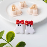 Moule de découpe fantôme style dessin animé avec nœud mignon en argile souple pour boucles d'oreilles et pendentifs, outil de bricolage pour Halloween