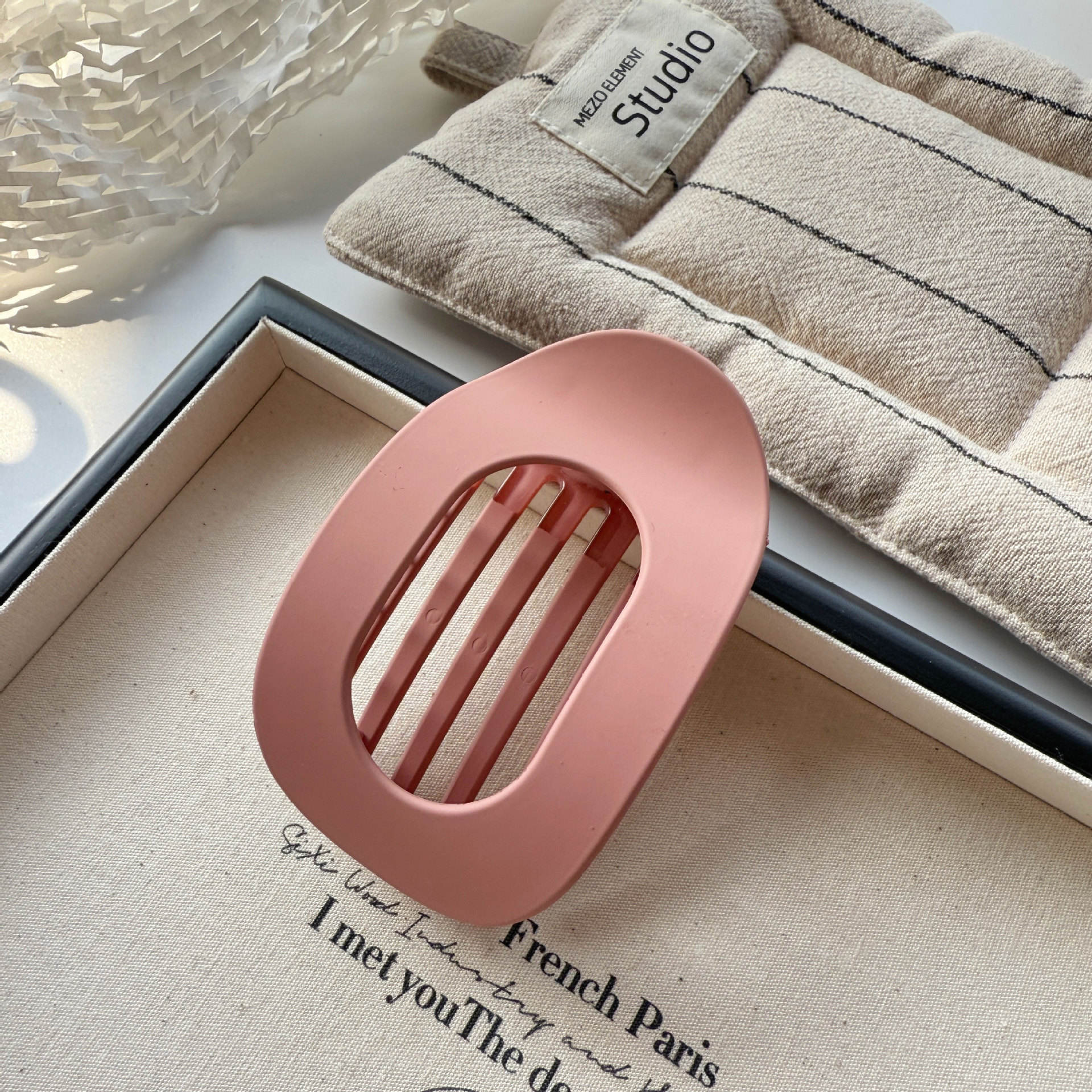 ชมพู-น้ำค้างแข็ง