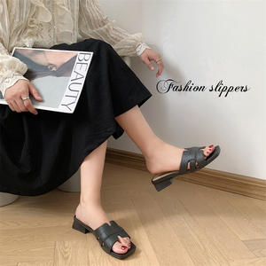 Nouvelles <span class=keywords><strong>pantoufles</strong></span> de loisirs à semelle en PVC avec doublure en PVC et <span class=keywords><strong>talon</strong></span> moyen, style tendance, vente en gros - Product Image 5