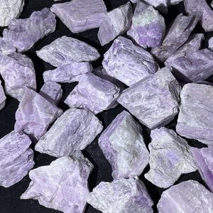 Cristalli Naturali Grezzi di Alta Qualità, Spodumene e <span class=keywords><strong>Kunzite</strong></span> Viola Grezza per Decorazione d'Interni - Product Image 4