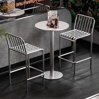 Ensemble table et chaises de bar en métal de style industriel à pieds hauts pour l'extérieur, idéal pour café, hôtel, jardin, bar