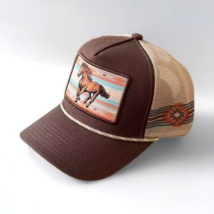 Sombrero de sol con visera rígida y ala ancha, ideal para cabezas grandes, que estiliza el rostro. Bordado personalizado de alta calidad. - Product Image 2