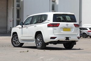 2023 Toyo <span class=keywords><strong>Ta</strong></span> Land Cruise-r LC300 GXR veicolo carburante usato SUV modello di auto usata 5 posti a buon mercato veicolo di seconda mano - Product Image 6