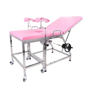 4 Patas 8 patas OEM <span class=keywords><strong>Hospital</strong></span> cama obstétrica médica Rosa negro Acero inoxidable ginecológico cama de entrega manual con volantes - Product Image 1