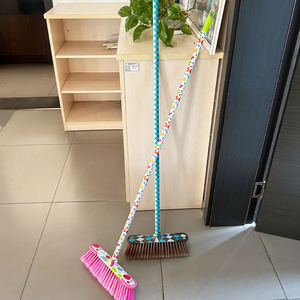 Juego de barrido <span class=keywords><strong>Escoba</strong></span> de mango largo Cepillo fuerte <span class=keywords><strong>Escoba</strong></span> de barrido de piso con <span class=keywords><strong>palo</strong></span> para limpieza del hogar - Product Image 5