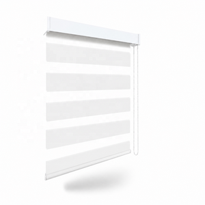 Chaîne de tirage manuelle pour stores zébrés, stores occultants <span class=keywords><strong>jour</strong></span> <span class=keywords><strong>et</strong></span> <span class=keywords><strong>nuit</strong></span> double couche blancs, <span class=keywords><strong>sur</strong></span> <span class=keywords><strong>mesure</strong></span>, prêts à l'emploi pour intérieur - Product Image 1