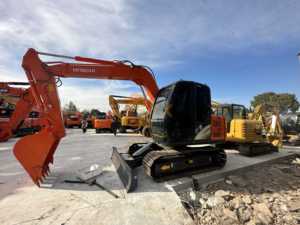 Offre Spéciale UE : Mini-Excavatrice sur Chenilles ZX70 d'Origine Japonaise, 7 Tonnes, d'Occasion, Idéale pour la Construction et l'Aménagement Paysager - Product Image 4