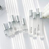 Flacon pulvérisateur carré en verre transparent dépoli vide pour parfum, avec bouchon à vis et impression sérigraphiée, 5ml, 10ml, 20ml, 30ml, étiquette personnalisée