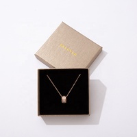 Boîte à bijoux en papier personnalisée de 2 mm d'épaisseur, impression UV, spécifications de la feuille, logo, colliers, bagues, montres, caractéristiques, gaufrage