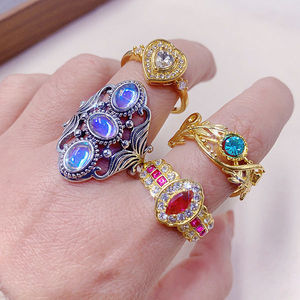Lotti misti delicati anelli di <span class=keywords><strong>zirconi</strong></span> geometrici <span class=keywords><strong>con</strong></span> diamanti CZ per le donne 100 pezzi/scatole di cristallo colorato gemma di cristallo principalmente in ottone per feste - Product Image 5