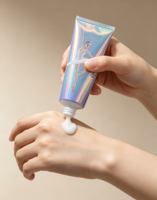 Tube cosmétique en PE holographique irisé avec bouchon à clapet, impression personnalisée, emballage vide pour lotion corporelle et crème pour la peau