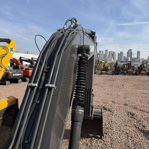 Excavatrice sur chenilles hydraulique Volvo EC220 d'occasion pour travaux routiers, terrassement et construction municipale - Exportation - Product Image 3