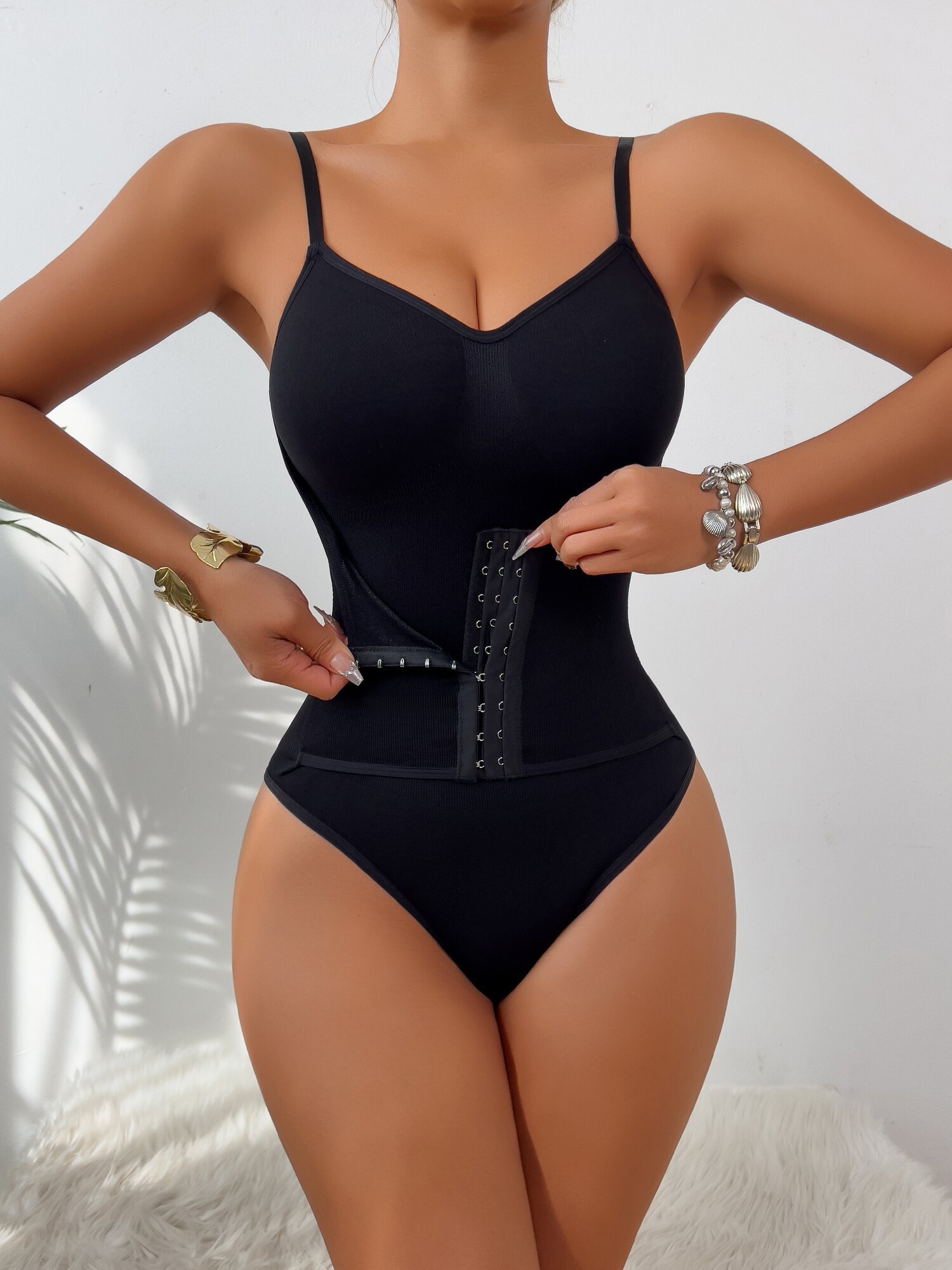 Tummy-Control Seamless Waist Trainer: side profile showing zones and edge stability