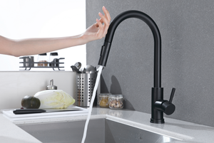 Tirare giù SUS304 della cucina del <span class=keywords><strong>sensore</strong></span> in acciaio inox nero due funzioni spruzzatore lavello della cucina di tocco <span class=keywords><strong>rubinetto</strong></span> del <span class=keywords><strong>sensore</strong></span> - Product Image 3