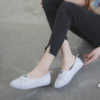 Chaussures plates perforées à enfiler pour femmes, en cuir véritable, respirantes, avec dentelle décorative, idéales pour les vacances
