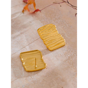 JINYOU 5001 Pendientes de Botón Rectangulares de Acero Inoxidable Resistentes al Agua con Dijes Dorados de Moda Diaria para Mujer - Product Image 3
