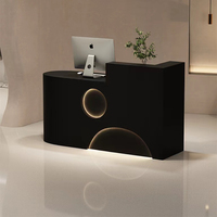 Comptoir de sortie moderne pour salon de beauté Bureau de réception de vêtements au design simple et élégant