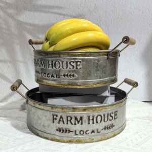 Set van 2 gegalvaniseerde metalen boerderijbakken met handvatten, rustieke decoratieve serveerbladen voor keuken, eettafel, voedselopberger - Product Image 2