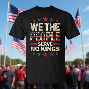 T-shirt We The People Serve No Kings avec drapeau américain, design patriotique et démocratique - Product Image 3