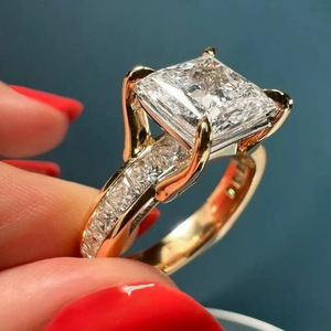 Anello Quadrato a Quattro Punte, Elegante e Minimalista, Gioiello da Dito per Donne, Stile Matrimoniale, per Uso Quotidiano - Product Image 1
