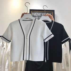Vente en gros Top court Maillot de baseball boutonné Fermeture éclair ample Col en v Tricot Cardigan solide Haut pour filles Chemise de softball pour femmes - Product Image 2