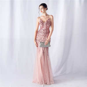 Robe de bal Sharon Said SF257 Rouge Dubaï, élégante, col carré, ornée de diamants, longueur ras du sol, taille empire, de luxe, pour mariage et occasions formelles - Product Image 1