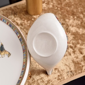 Service à thé de luxe européen 8 pièces en porcelaine fine avec grand plateau, incluant accessoires pour café et thé - Product Image 6