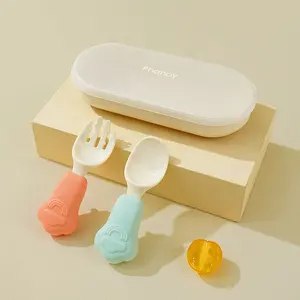 专用婴儿塑料PP勺子批发硅胶儿童手柄训练勺子和最好的儿童个性化叉子套装低价