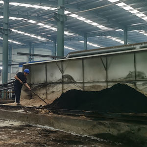 Engrais Bio Organique à Base de Frass de Mouches Soldat Noires (Chitine) pour la Nutrition des Arbres Fruitiers en Verger - Product Image 6