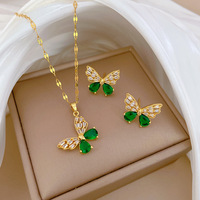 Set Perhiasan Wanita Populer Bahan Stainless Steel Lapis Emas 18k Zirkon Model Clover Kupu-kupu Hati Liontin Kalung dan Anting untuk Hadiah