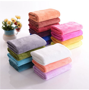 Serviette en <span class=keywords><strong>microfibre</strong></span> super douce et absorbante multicolore en gros avec logo pour salon de coiffure et de beauté - Product Image 1