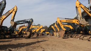 Escavatore Cingolato Compatto Usato per Scavo Industriale, Attrezzatura di Seconda Mano per Hyundai 350L VS - Product Image 5