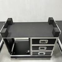 Flight case ODM OEM 14U sur roulettes avec 2 tiroirs pour consoles Allen&Heath QU32 et 2 tables DJ, poignées externes, IP67, roulettes pivotantes et 4 loquets de sécurité