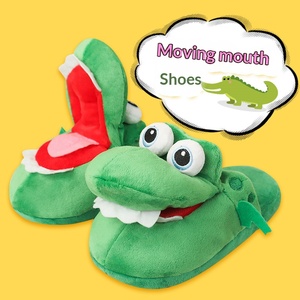 Chaussons en peluche crocodile à bouche ouverte amusants, pantoufles en coton dinosaure fantaisie, chaussons animaux ludiques pour les farces et le quotidien - Product Image 2
